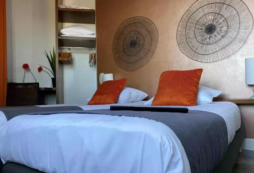 هتل Hôtel La Rotonde