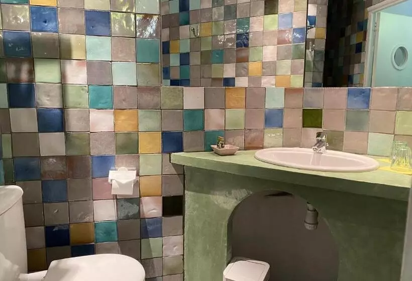 هتل Hôtel La Rotonde