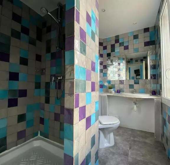 هتل Hôtel La Rotonde