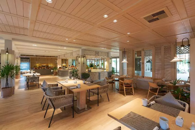 酒店 Khaolak Merlin Resort