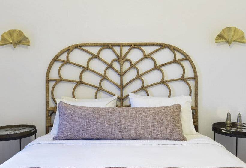 هتل La Maltese Estate