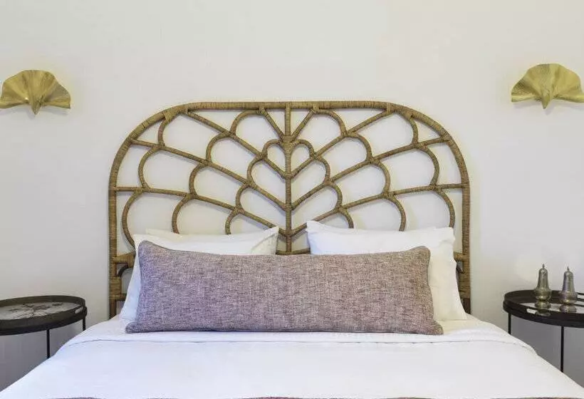 هتل La Maltese Estate