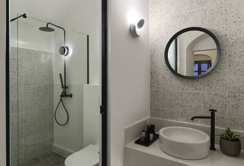 هتل La Maltese Estate