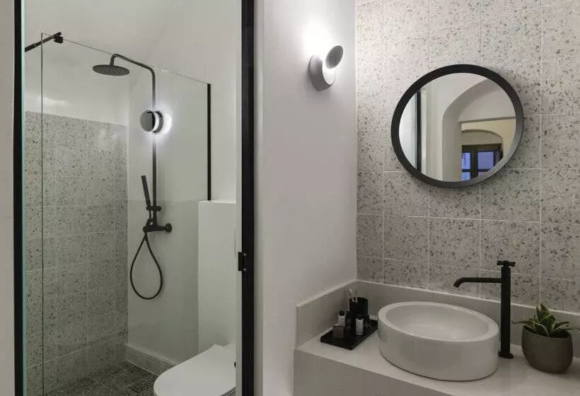 هتل La Maltese Estate