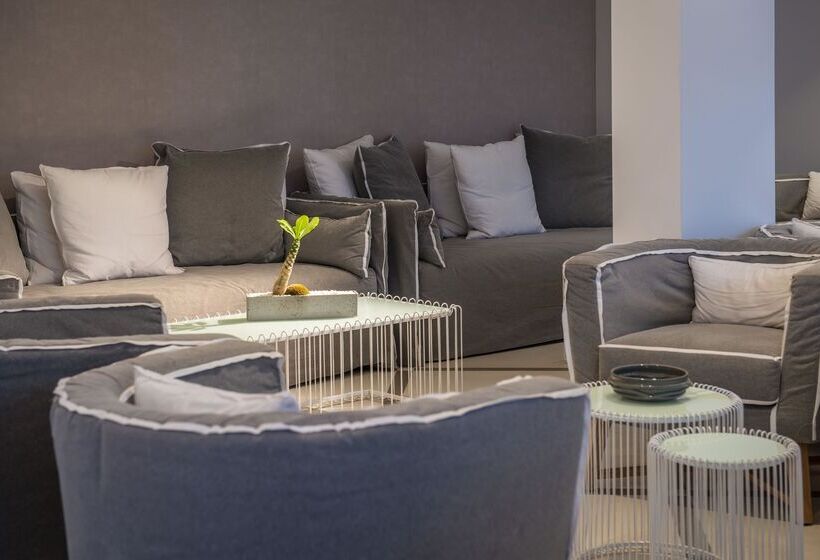 هتل Mari Kristin Beach