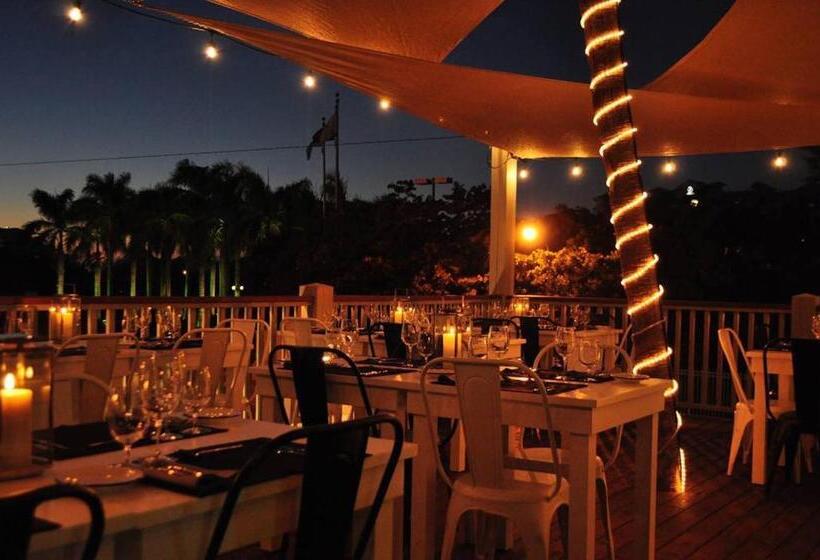 هتل Ports Of Call Resort