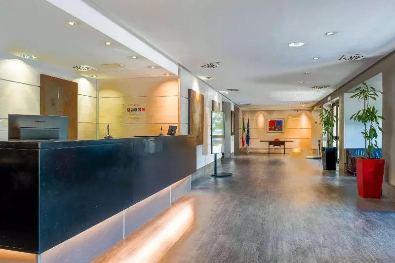 酒店 Quality  Rouge Et Noir