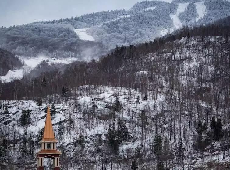 هتل Tour Des Voyageurs