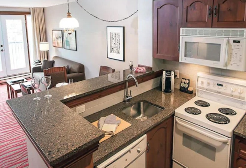 فندق Tour Des Voyageurs