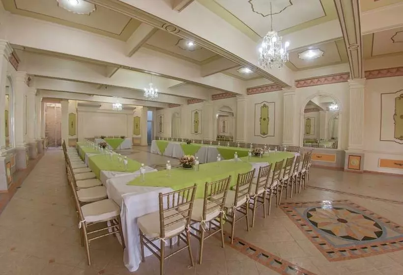 هتل Villa Las Margaritas Plaza Cristal