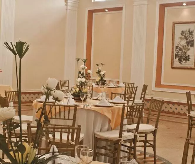 هتل Villa Las Margaritas Plaza Cristal