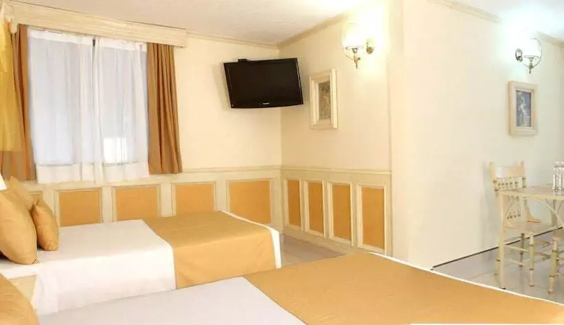 هتل Villa Las Margaritas Plaza Cristal