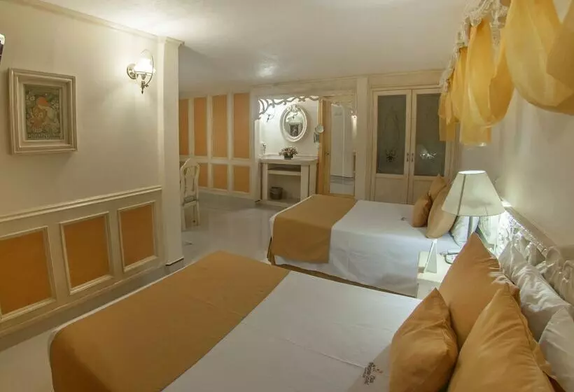 هتل Villa Las Margaritas Plaza Cristal