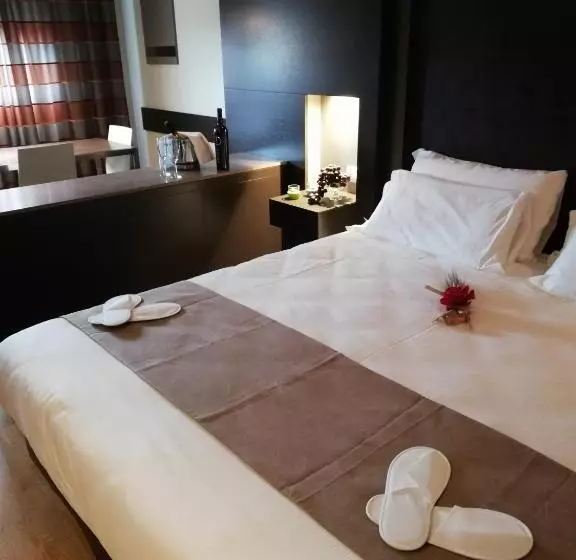 Wall Art Hotel & Residence