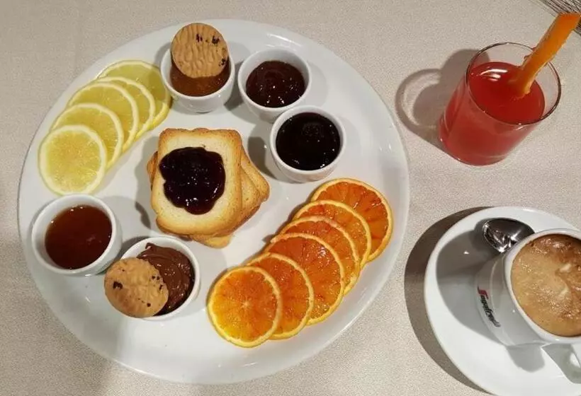 Wall Art Hotel & Residence