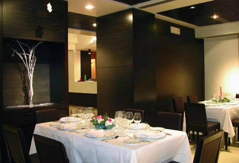 Wall Art Hotel & Residence