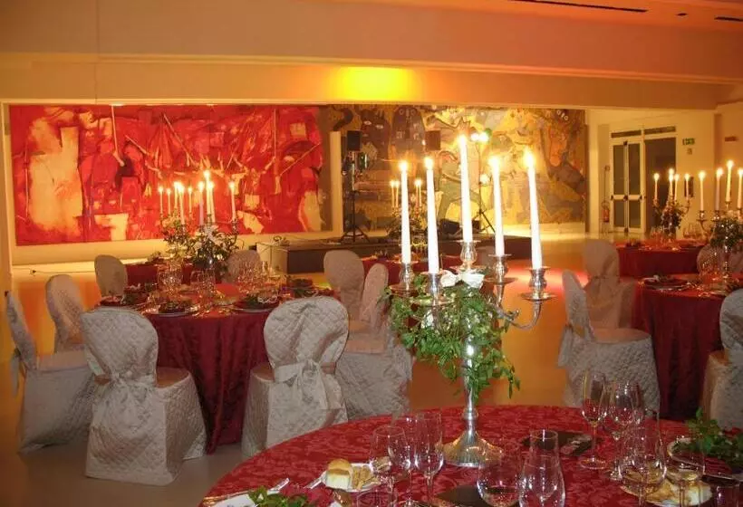 Wall Art Hotel & Residence