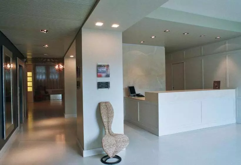 Wall Art Hotel & Residence