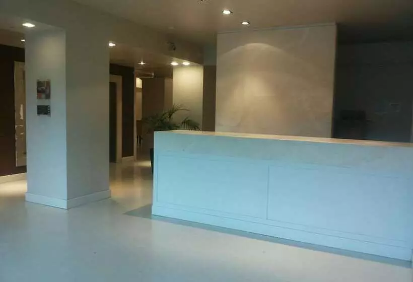 Wall Art Hotel & Residence