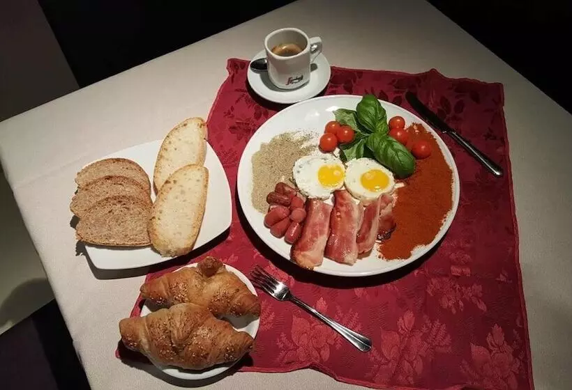 Wall Art Hotel & Residence