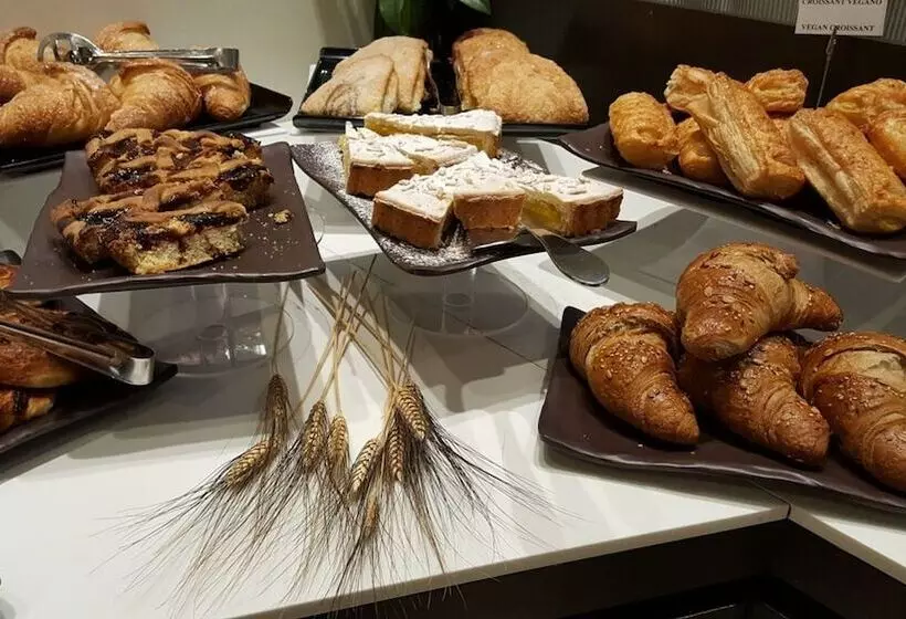 Wall Art Hotel & Residence