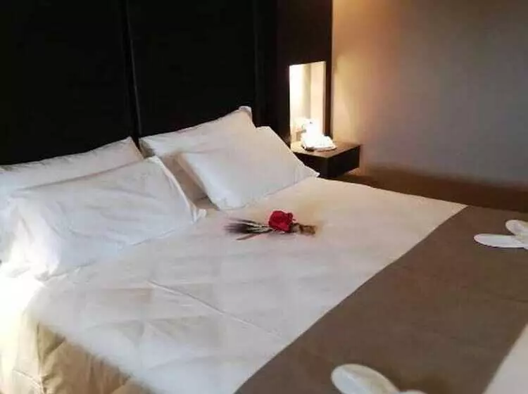 Wall Art Hotel & Residence