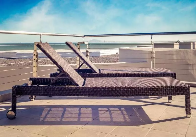 Lagoon Beach Hotel Apartments