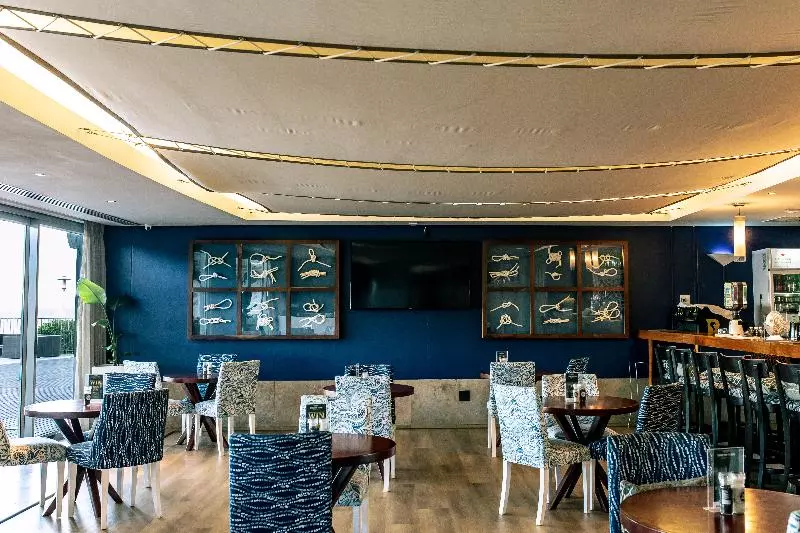 Lagoon Beach Hotel Apartments