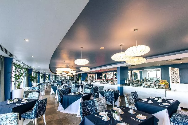 Lagoon Beach Hotel Apartments