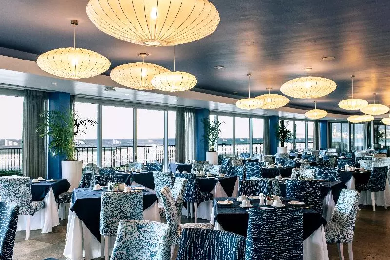 Lagoon Beach Hotel Apartments