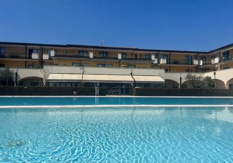 Le Terrazze Sul Lago Hotel & Residence