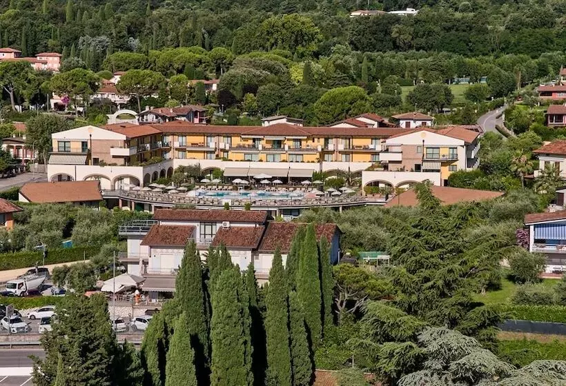 Le Terrazze Sul Lago Hotel & Residence