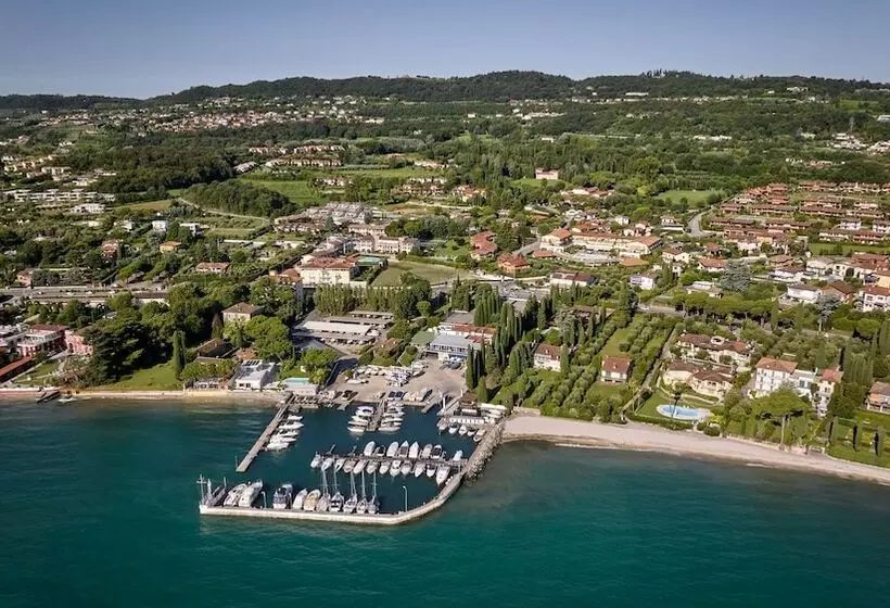 Le Terrazze Sul Lago Hotel & Residence
