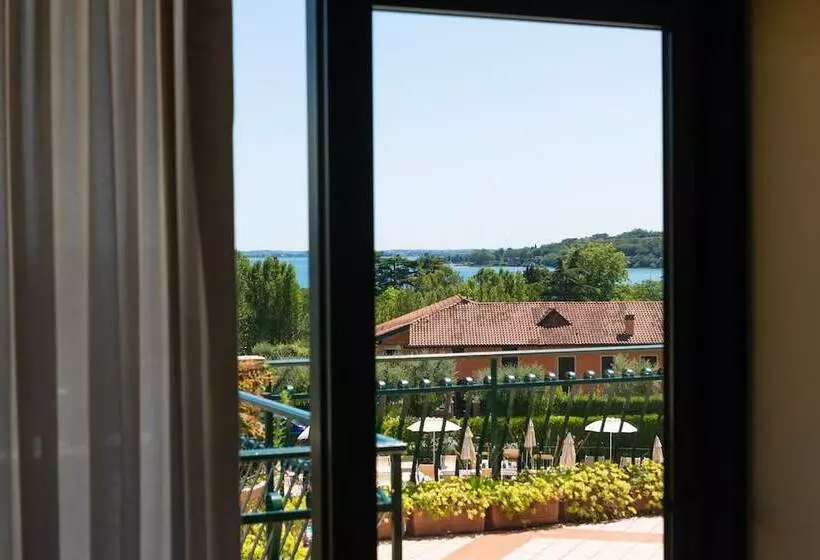 Le Terrazze Sul Lago Hotel & Residence