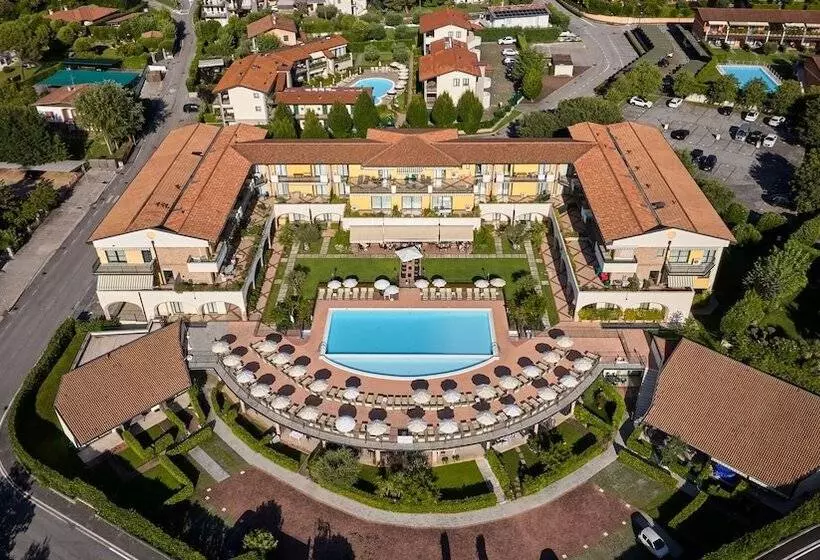 Le Terrazze Sul Lago Hotel & Residence