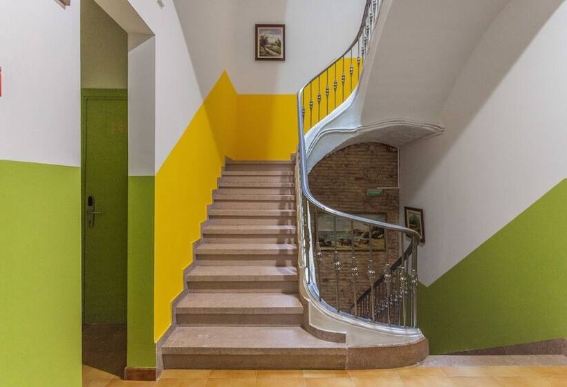 Ostello Loft Hostal Group