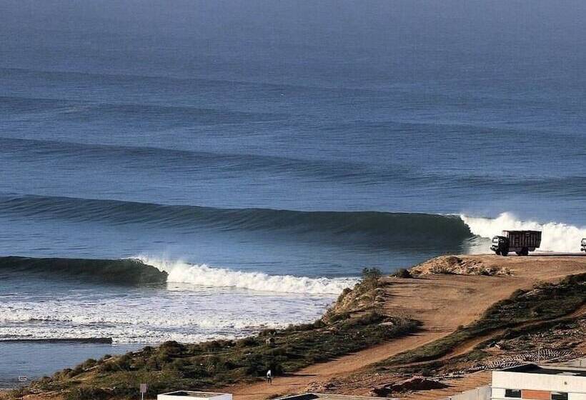 The Yogi Surfer   Hostel