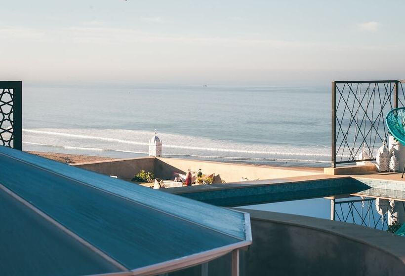 The Yogi Surfer   Hostel