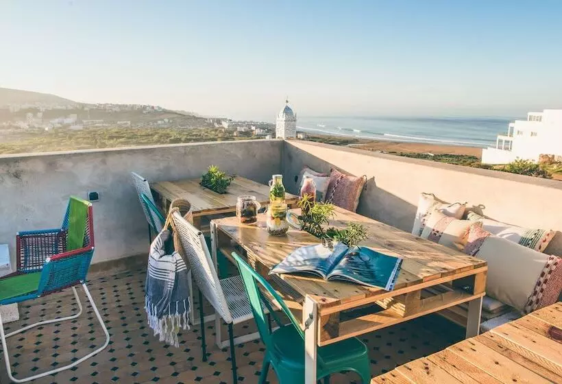 The Yogi Surfer   Hostel