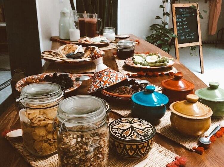 The Yogi Surfer   Hostel