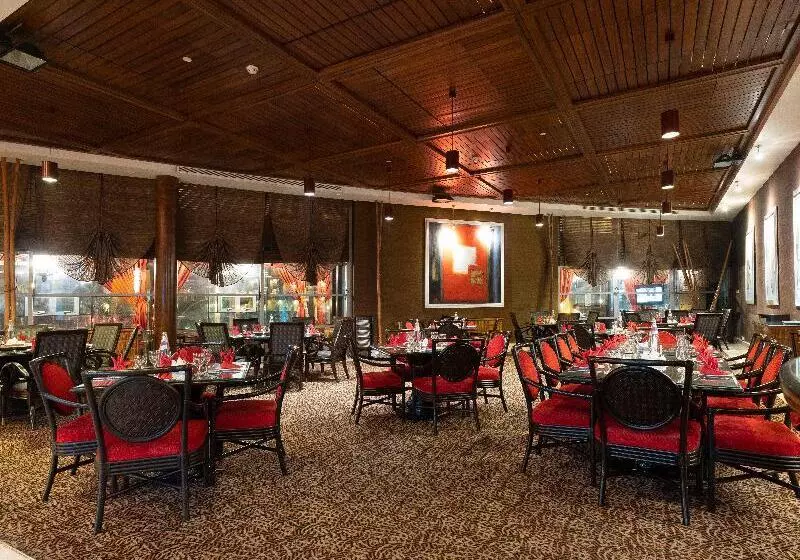 هتل Holiday Inn Kuwait By Ihg