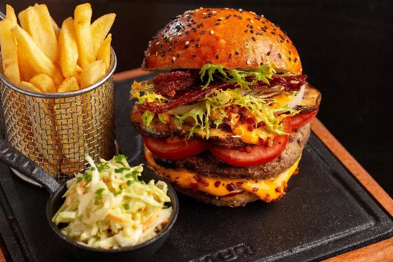 هتل Holiday Inn Kuwait By Ihg