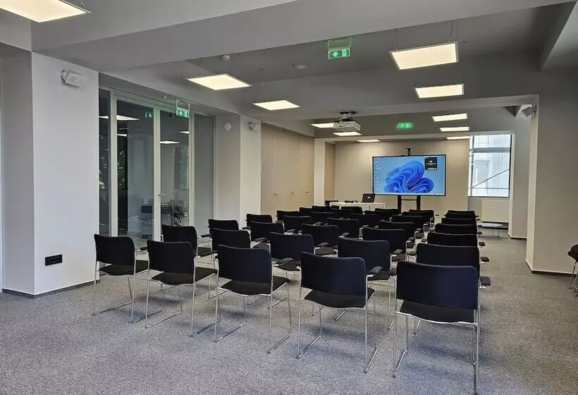 בית מלון כפרי Millennium Hub &