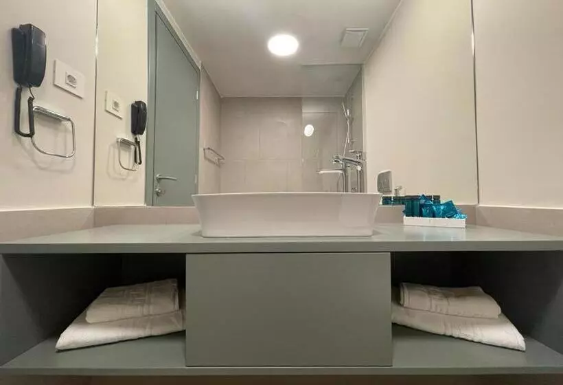 בית מלון כפרי Millennium Hub &