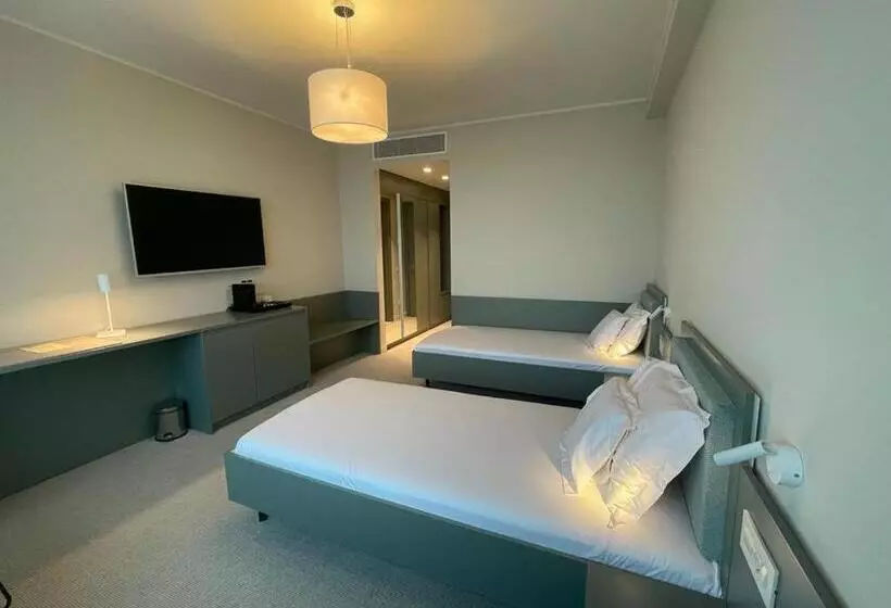 בית מלון כפרי Millennium Hub &