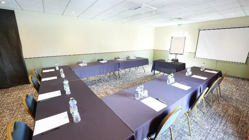 酒店 Mount Venturi Aix En Provence Sainte Victoire Bar & Restaurant & Padel