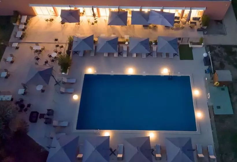 酒店 Mount Venturi Aix En Provence Sainte Victoire Bar & Restaurant & Padel