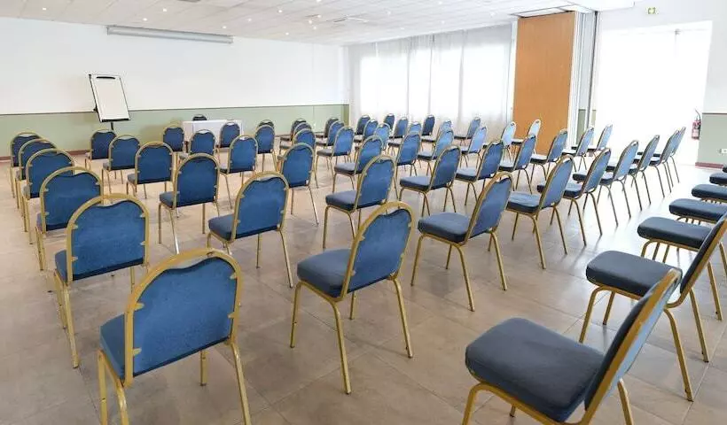 酒店 Mount Venturi Aix En Provence Sainte Victoire Bar & Restaurant & Padel