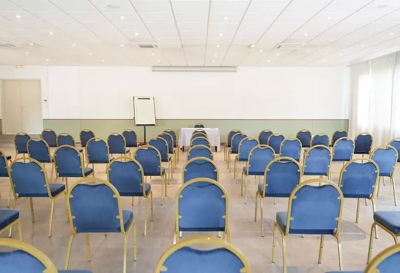 酒店 Mount Venturi Aix En Provence Sainte Victoire Bar & Restaurant & Padel