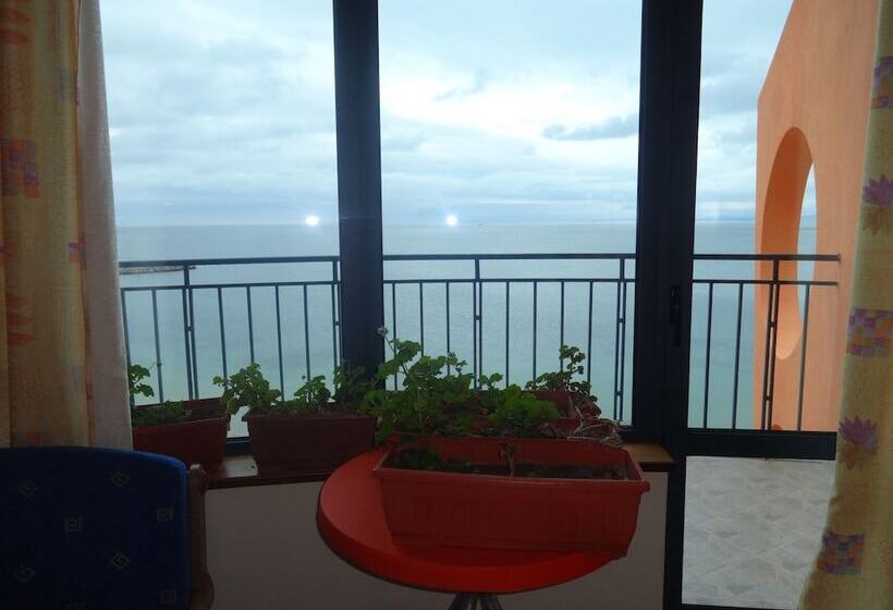 Family Hotel Evridika